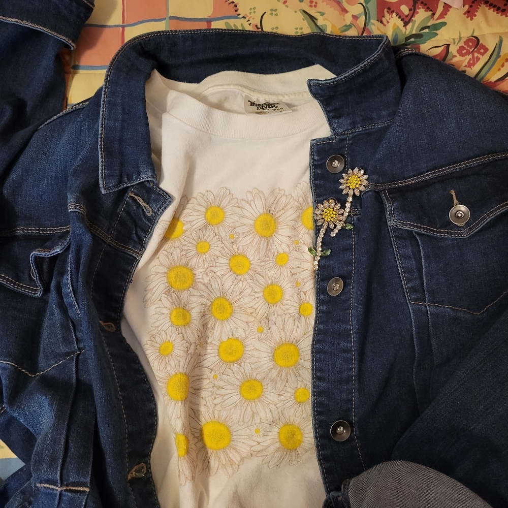 Tennessee River Gold Daisy T-Shirt ~Retro ~Y2K ~ GUC ~ Wmn XL ~ USA 100% Cotton